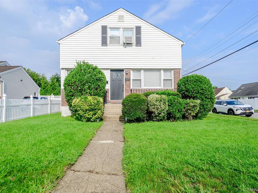 3381 Oceanside Road, Oceanside NY 11572