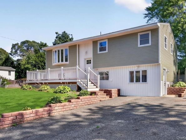 42 Crestwood Lane, Farmingville NY 11738