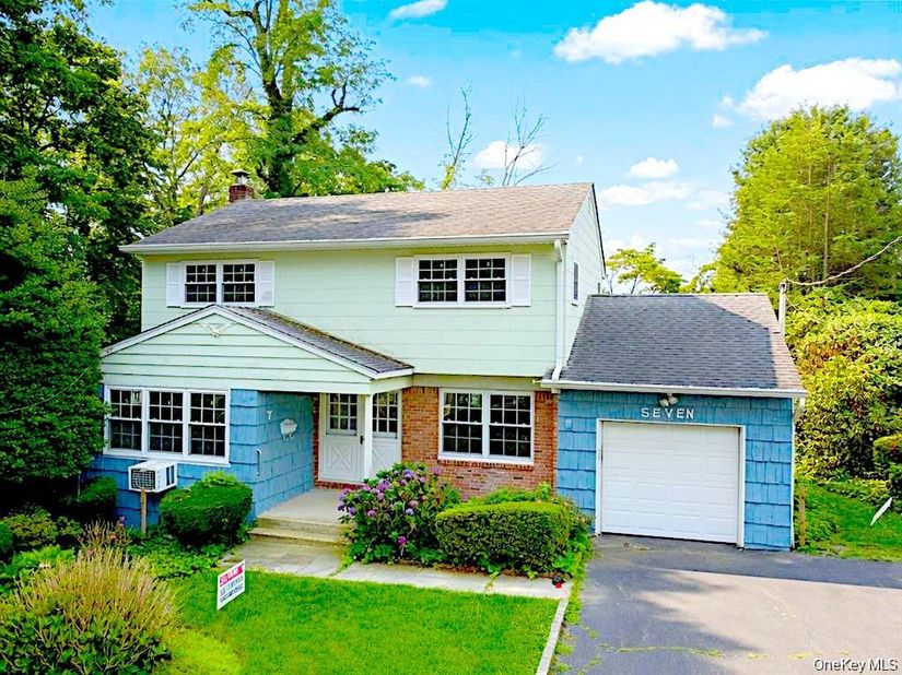 7 Locust Street, Glen Head NY 11545