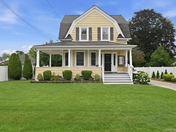 991 Cottage Place, Baldwin NY 11510