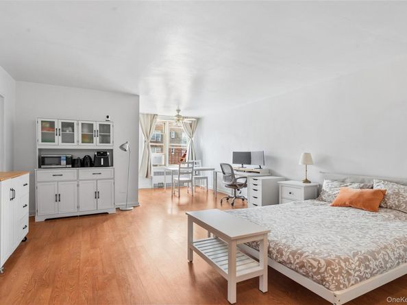 67-25 Clyde Street 6P, Forest Hills NY 11375