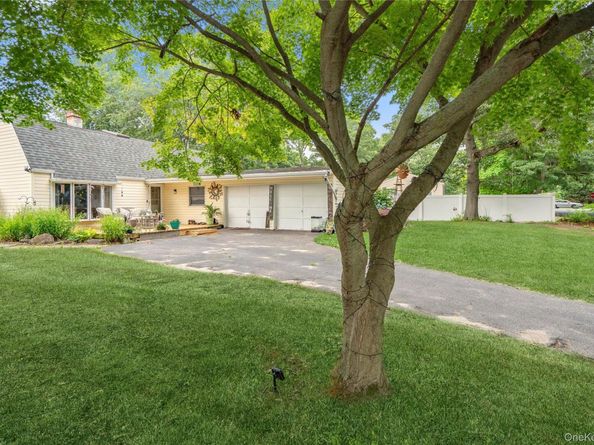 39 All Points Terrace, Holbrook NY 11741
