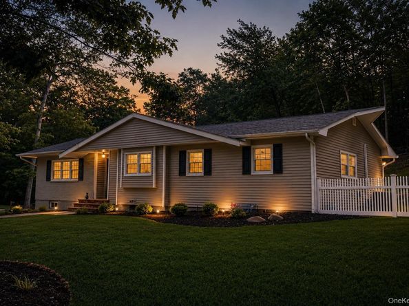 1 Gables Boulevard, East Setauket NY 11733