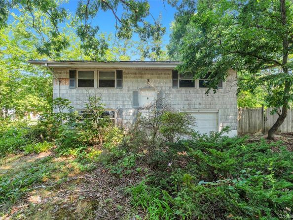 41 Arrowhead Lane, East Setauket NY 11733
