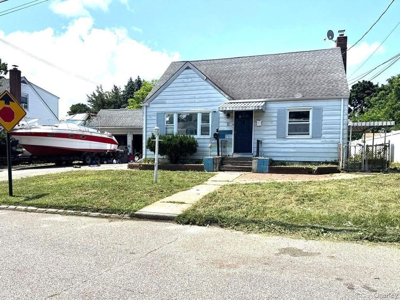 11 Stevens Place, Huntington Station NY 11746