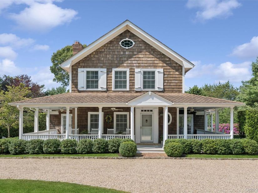 245 Meadows W, Bridgehampton NY 11932