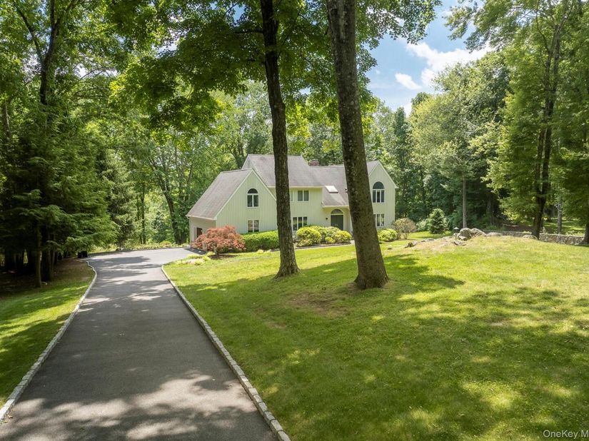 12 Hilltop Road, Waccabuc NY 10597