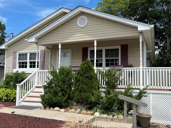 89 Rugby Drive, Shirley NY 11967