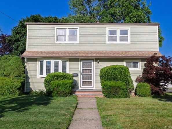 2545 Sycamore Avenue, Wantagh NY 11793