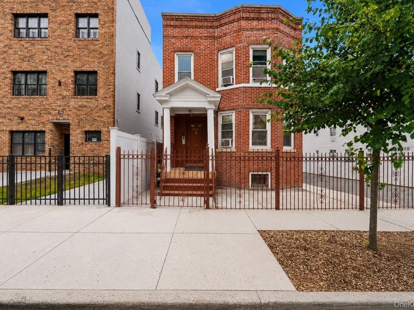756 E 223rd Street, Bronx NY 10466