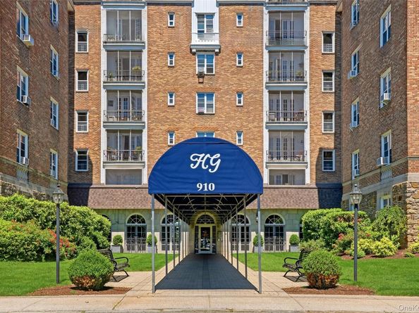 910 Stuart Avenue 2C, Mamaroneck NY 10543