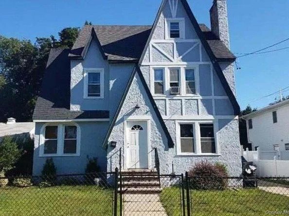 17 Hope Street, Hempstead NY 11550
