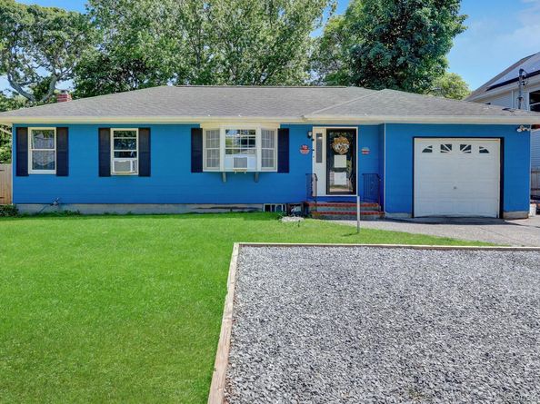 86 Parkview Drive, Shirley NY 11967