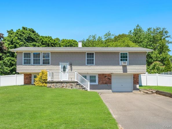 5 Fairway Drive, Port Jefferson Station NY 11776