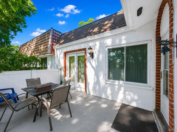 301 Birchwood Road, Medford NY 11763