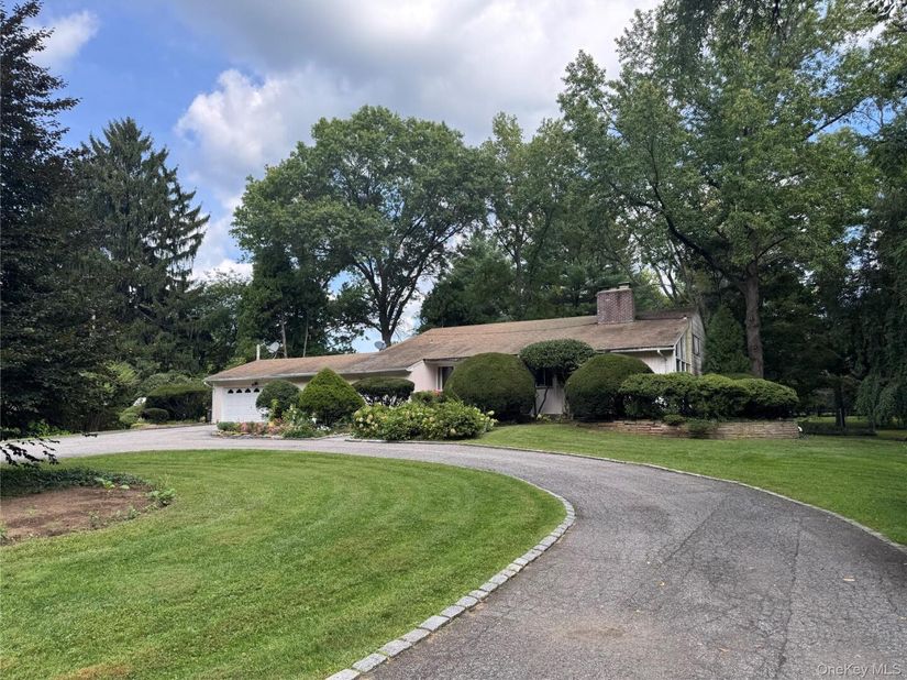 2495 Cedar Swamp Road, Glen Head NY 11545