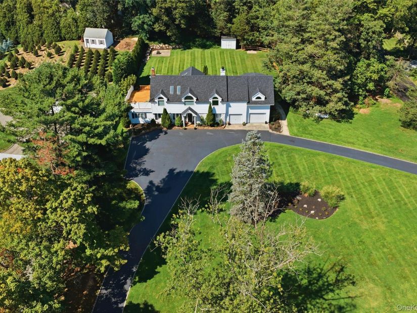 36 Arbutus Road, Greenlawn NY 11740