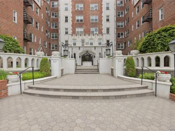 60 W Broad Street