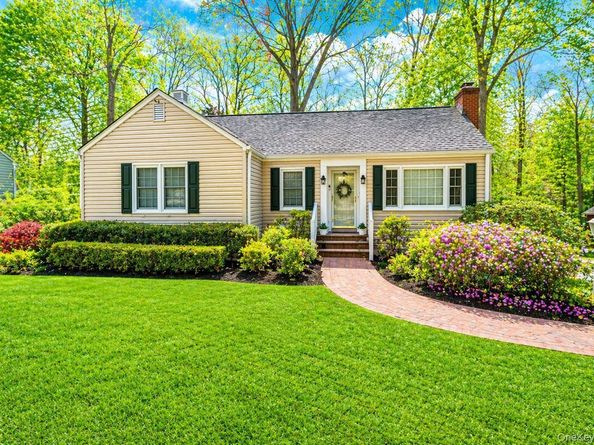6 Huyler Road, Setauket NY 11733