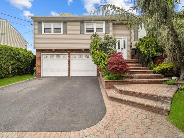 2501 Rose Place, Westbury NY 11590