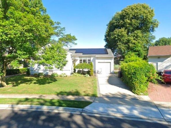 68 Riverdale Road, Valley Stream NY 11581