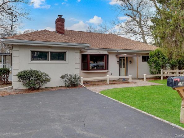 276 Woodlawn Avenue, Saint James NY 11780