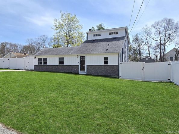 8 Alice Street, East Patchogue NY 11772