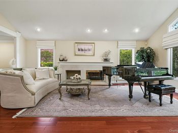 18 Aldgate Drive W