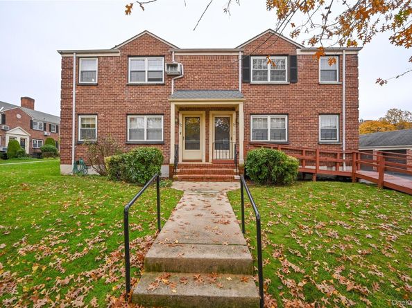 69-25 215th A, Bayside NY 11364