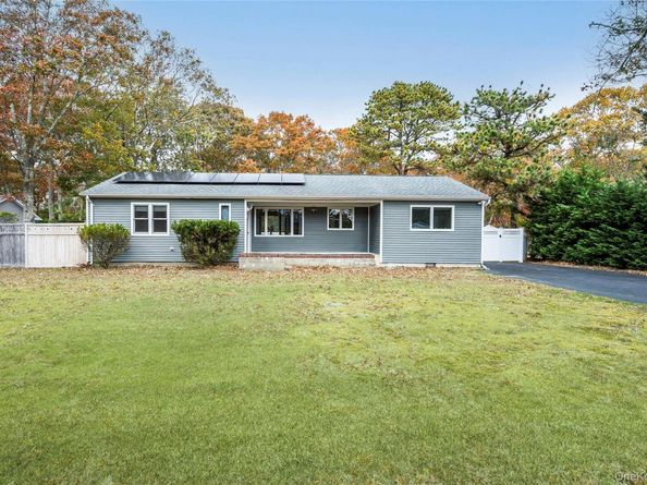 21 Woodridge Road, Hampton Bays NY 11946