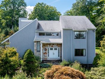8 Cobbling Rock Drive