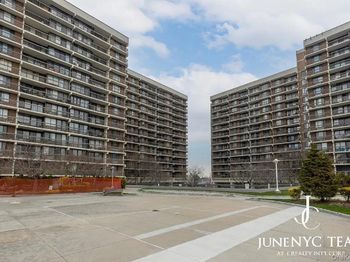 152-18 Union Turnpike