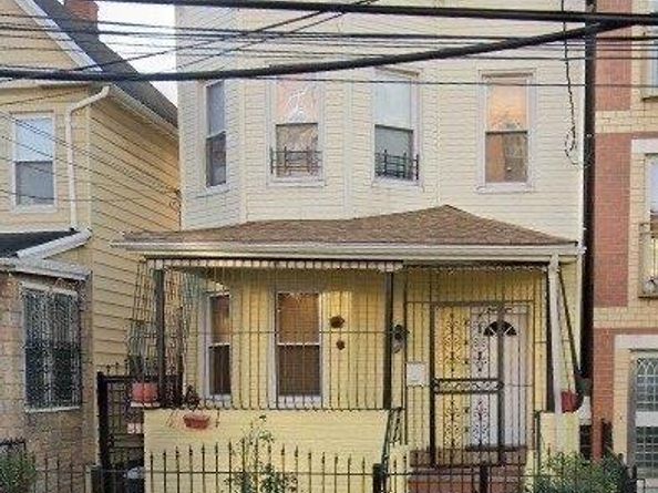 10432 39th Avenue, Corona NY 11368