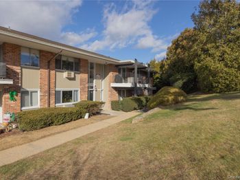 306 Old Country Road