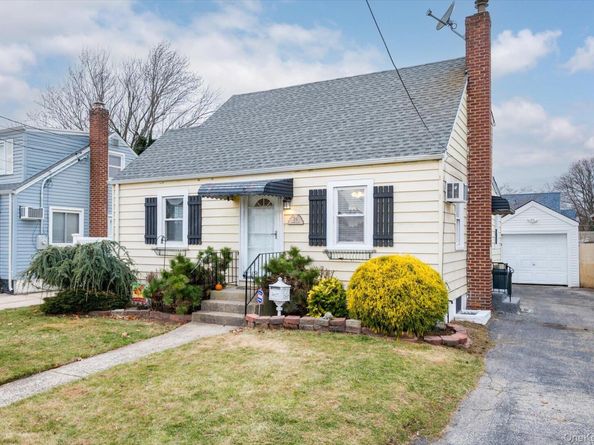 20 Kenneth Avenue, Bellmore NY 11710