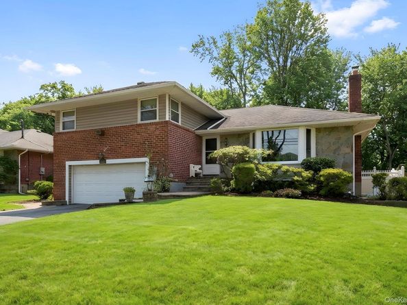 24 Cedar Road, Westbury NY 11590