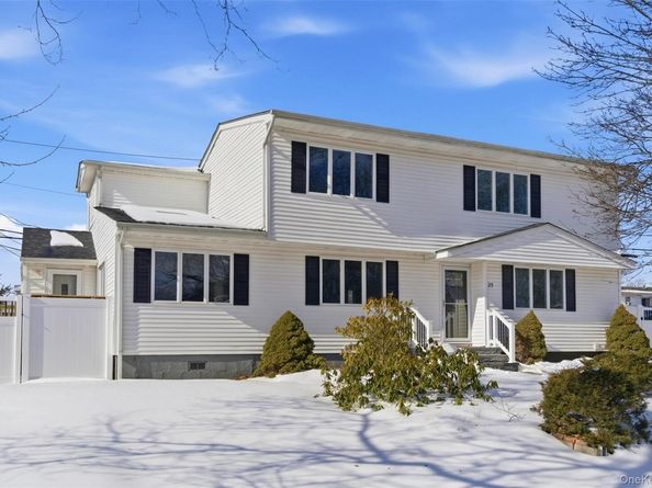25 Whitetail Lane, Commack NY 11725