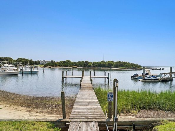 35 Gardners Lane, Hampton Bays NY 11946