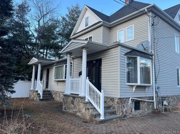 217 Lincoln Avenue, Rockville Centre NY 11570