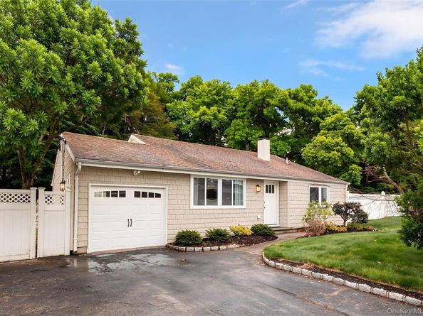 3106 Devon Avenue, Medford NY 11763