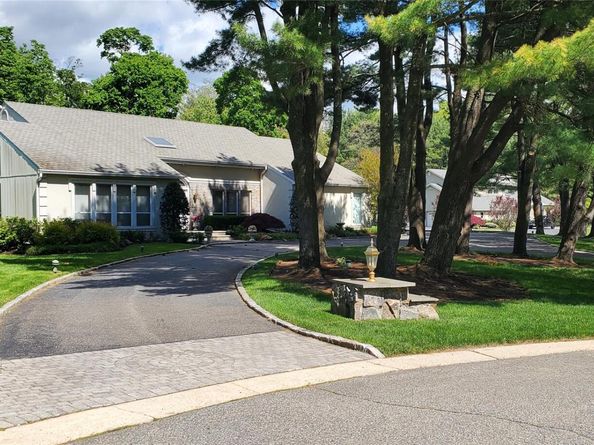 7 Albertson Lane, Old Westbury NY 11568
