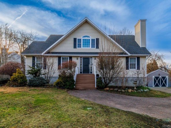 12 Summit Street, East Patchogue NY 11772