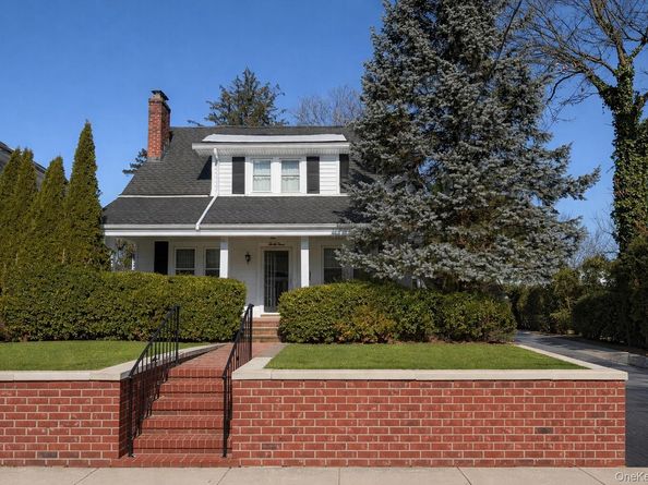 33 Marvin Avenue, Rockville Centre NY 11570