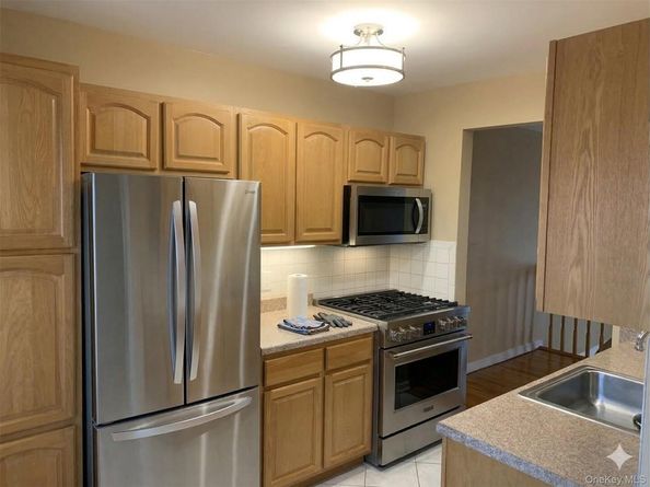 4216 E Tremont Avenue, Bronx NY 10465