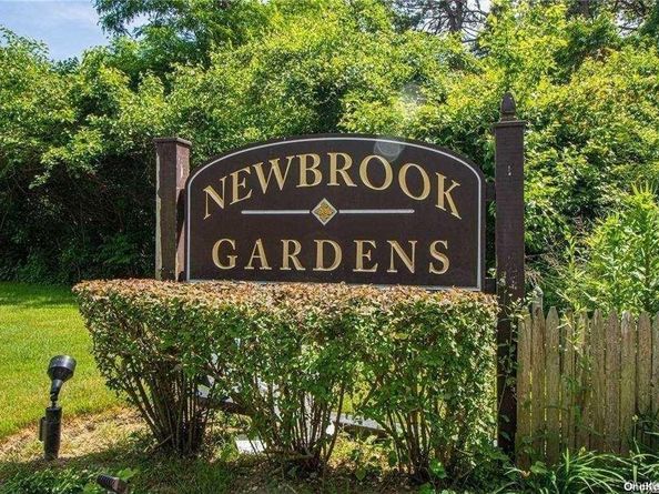 105 Newbrook Lane 105, Bay Shore NY 11706