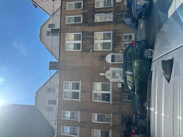 712 E 211th Street, Bronx NY 10467
