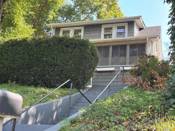 19 Ellwood Street, Glen Cove NY 11542