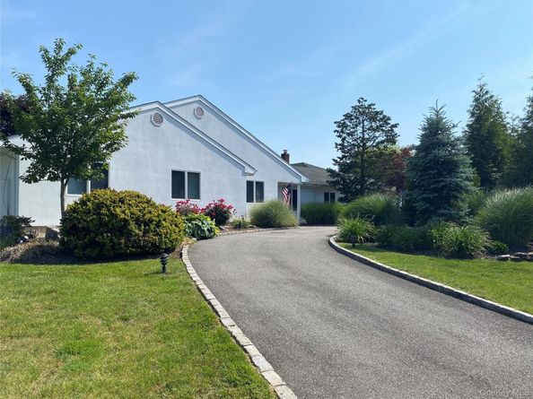 6 Twilight Court, Melville NY 11747