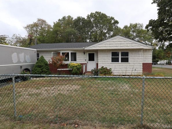 143 Jefferson Avenue, Wyandanch NY 11798