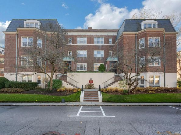 7 Chateaux Circle 7H, Scarsdale NY 10583